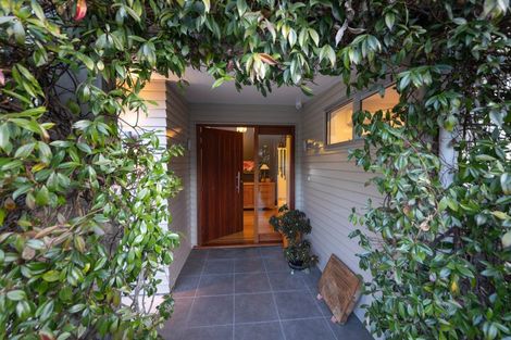 Photo of property in 72 Pahiatua Street, Hokowhitu, Palmerston North, 4410