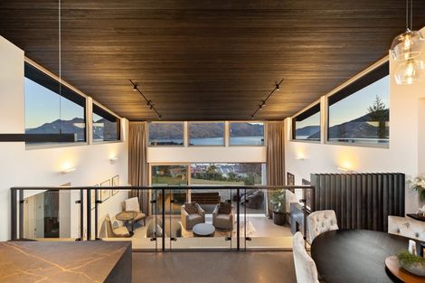 Photo of property in 52 Suburb Street, Queenstown, 9300