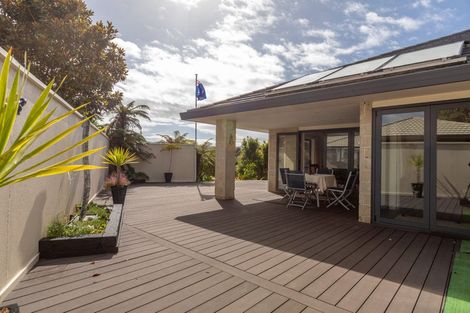 Photo of property in 15 Monarch Place, Paraparaumu Beach, Paraparaumu, 5032