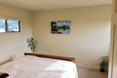 Photo of property in 15 Meteor Place, Schnapper Rock, Auckland, 0632