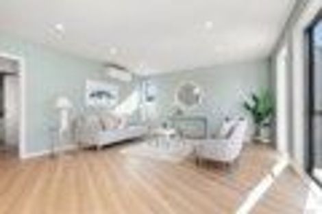 Photo of property in 2 Ingham Court, Fairview Heights, Auckland, 0632