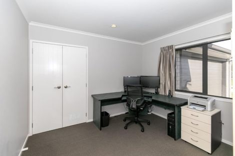 Photo of property in 50 Magellan Rise, Flagstaff, Hamilton, 3210