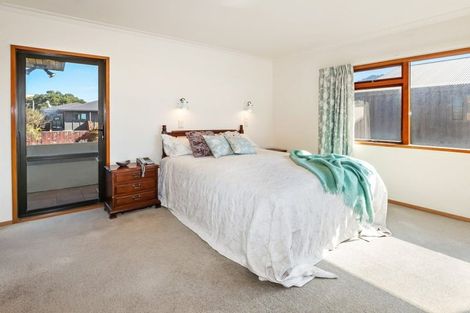 Photo of property in 32 Marine Parade, Mount Maunganui, 3116