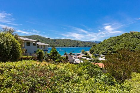 Photo of property in 15 Amelia Crescent, Waikawa, Picton, 7220