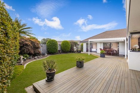 Photo of property in 25 Suncrest Drive, West Harbour, Auckland, 0618