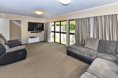 Photo of property in 10 Lorelei Place, Opaheke, Papakura, 2113