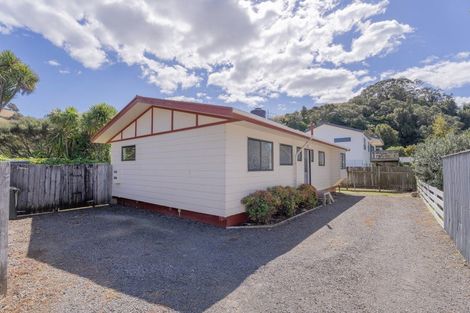 Photo of property in 15 Kawakawa Road, Whitianga, 3510