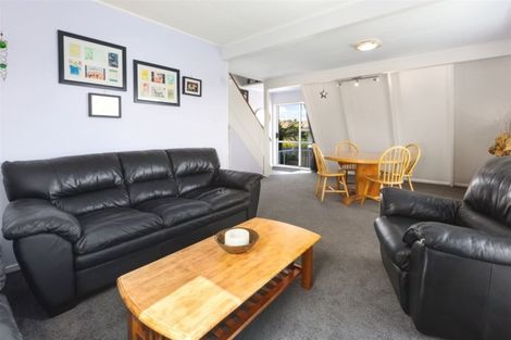 Photo of property in 9 Toporoa View, Ascot Park, Porirua, 5024