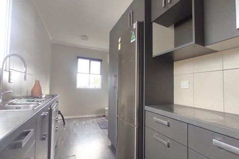 Photo of property in 2/112 View Road, Sunnyvale, Auckland, 0612