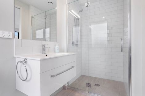 Photo of property in 17 Marsics Street, Glen Innes, Auckland, 1072