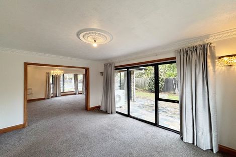 Photo of property in 86 Memorial Avenue, Ilam, Christchurch, 8053
