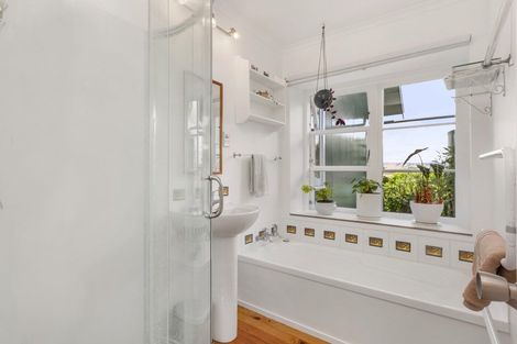 Photo of property in 13 Bay View Road, Raglan, 3225