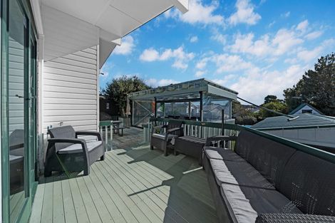 Photo of property in 6 Aplin Place, Birkdale, Auckland, 0626