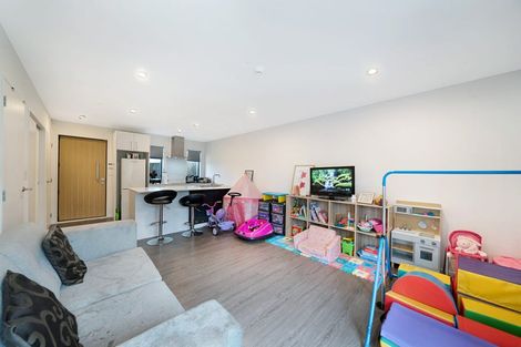 Photo of property in 4337c Great North Road, Glendene, Auckland, 0602