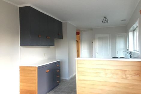 Photo of property in 25 Walnut Lane, Browns Bay, Auckland, 0630