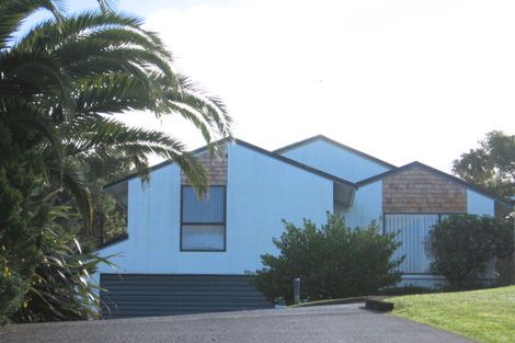 Photo of property in 19 Palmetto Place, Goodwood Heights, Auckland, 2105