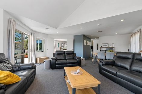 Photo of property in 6 Stephanie Close, Glenfield, Auckland, 0629