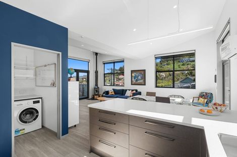 Photo of property in 6 Selwyn Road, Lyttelton, 8082