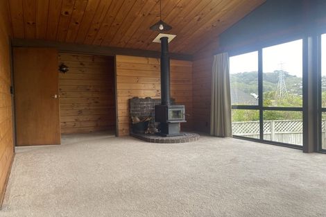 Photo of property in 16 John Witton Drive, Crofton Downs, Wellington, 6035