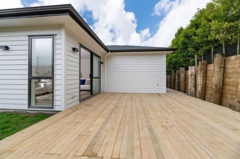 Photo of property in 19 Reserva Crescent, Kumeu, 0810