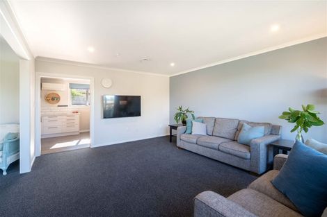 Photo of property in 12 Farrington Avenue, Bishopdale, Christchurch, 8053