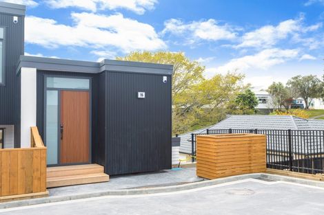 Photo of property in 7 Mokopiko Court, Beach Haven, Auckland, 0626