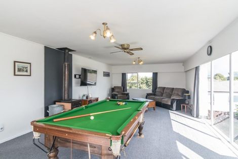 Photo of property in 5 Freyberg Crescent, Waikanae Beach, Waikanae, 5036