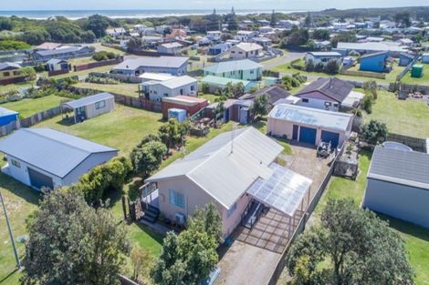 Photo of property in 44 Te Kiri Street, Himatangi Beach, Foxton, 4891