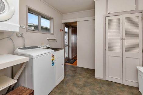 Photo of property in 16 Kelly Street, Baylys Beach, Dargaville, 0377