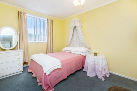 Photo of property in 2/10 Ponderosa Grove, Maoribank, Upper Hutt, 5018