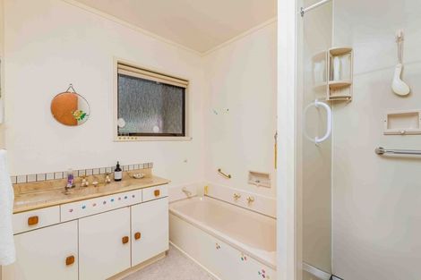 Photo of property in 31 Hawkings Crescent, Kerikeri, 0230