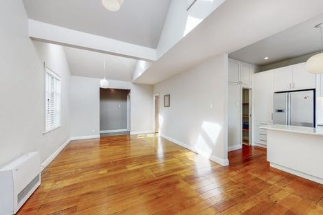 Photo of property in 19 Scarborough Terrace, Mount Victoria, Wellington, 6011