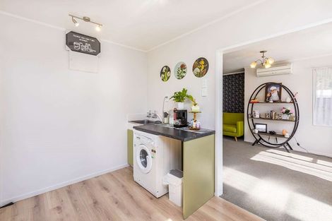 Photo of property in 50b Hartford Crescent, Totara Park, Upper Hutt, 5018