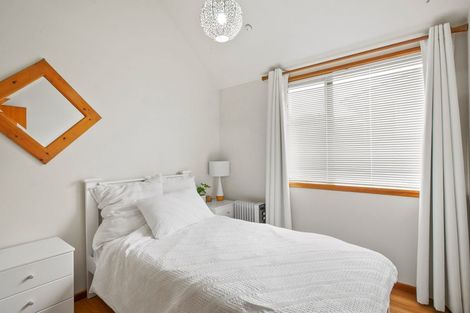 Photo of property in 11 Cannon Street, Westown, New Plymouth, 4310