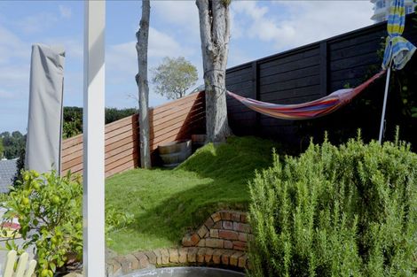 Photo of property in 10/72 Kitchener Road, Milford, Auckland, 0620