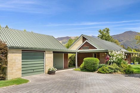 Photo of property in 4 Kidson Lane, Wanaka, 9305