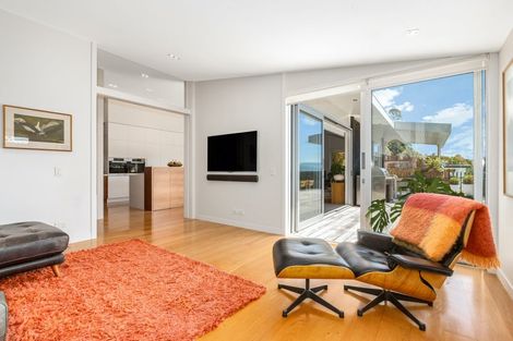 Photo of property in 4 Francis Bell Grove, Lowry Bay, Lower Hutt, 5013