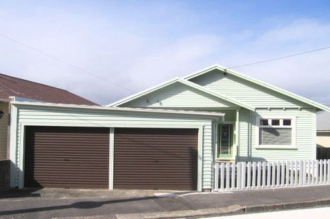 Photo of property in 13 Freyberg Street, Lyall Bay, Wellington, 6022