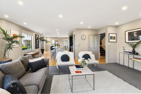 Photo of property in 5 Bunker Way, Strathmore Park, Wellington, 6022