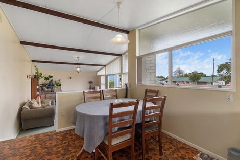 Photo of property in 6b York Street, Eltham, 4322