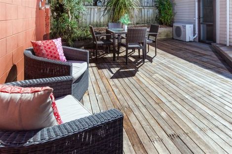 Photo of property in 1/24 Merton Avenue, Glenfield, Auckland, 0627