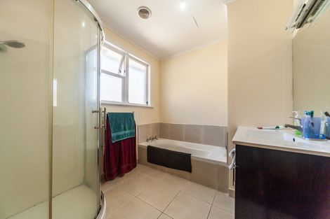 Photo of property in 7 Magnolia Grove, Maungaraki, Lower Hutt, 5010