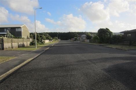 Photo of property in 32 Rua Avenue, Waitarere Beach, Levin, 5510