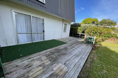 Photo of property in 33 Kurnell Drive, Botany Downs, Auckland, 2010