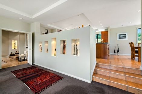 Photo of property in 8 Milward Place, Kelvin Heights, Queenstown, 9300