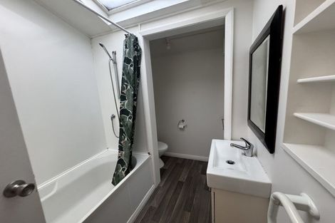 Photo of property in 6 Epsom Way, Karori, Wellington, 6012