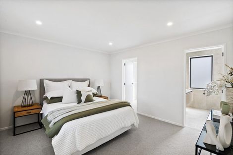 Photo of property in 32 Swanson Road, Henderson, Auckland, 0610