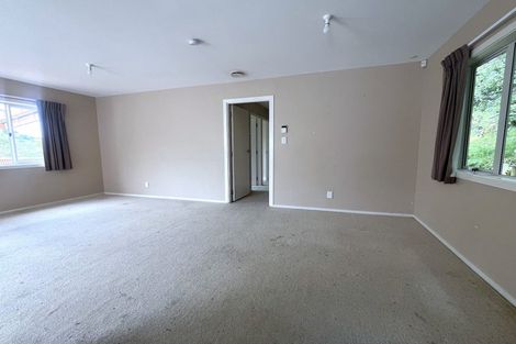 Photo of property in 64a Salford Street, Newlands, Wellington, 6037