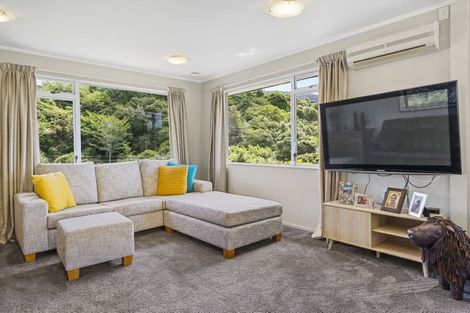 Photo of property in 63 The Drive, Tawa, Wellington, 5028