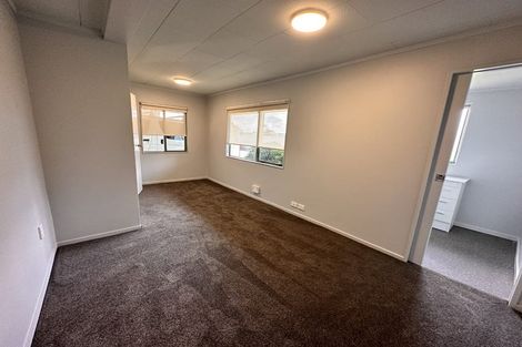 Photo of property in 11 William Bayes Place, Red Beach, 0932